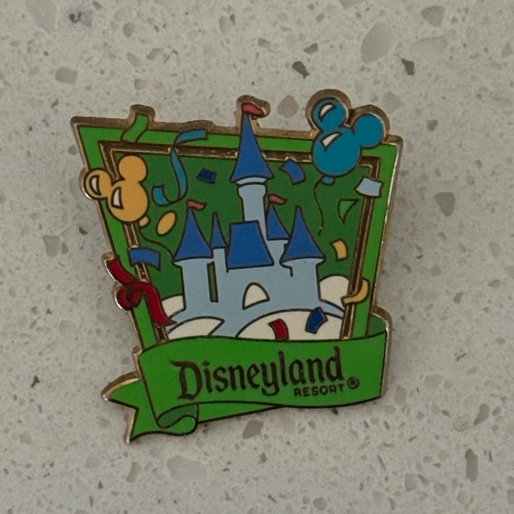 Disneyland resort castle and Mickey balloons pin